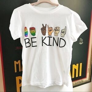 Tahari Boy: NWT Multi Colored Sign Language BE KIND Short Sleeved T-Shirt